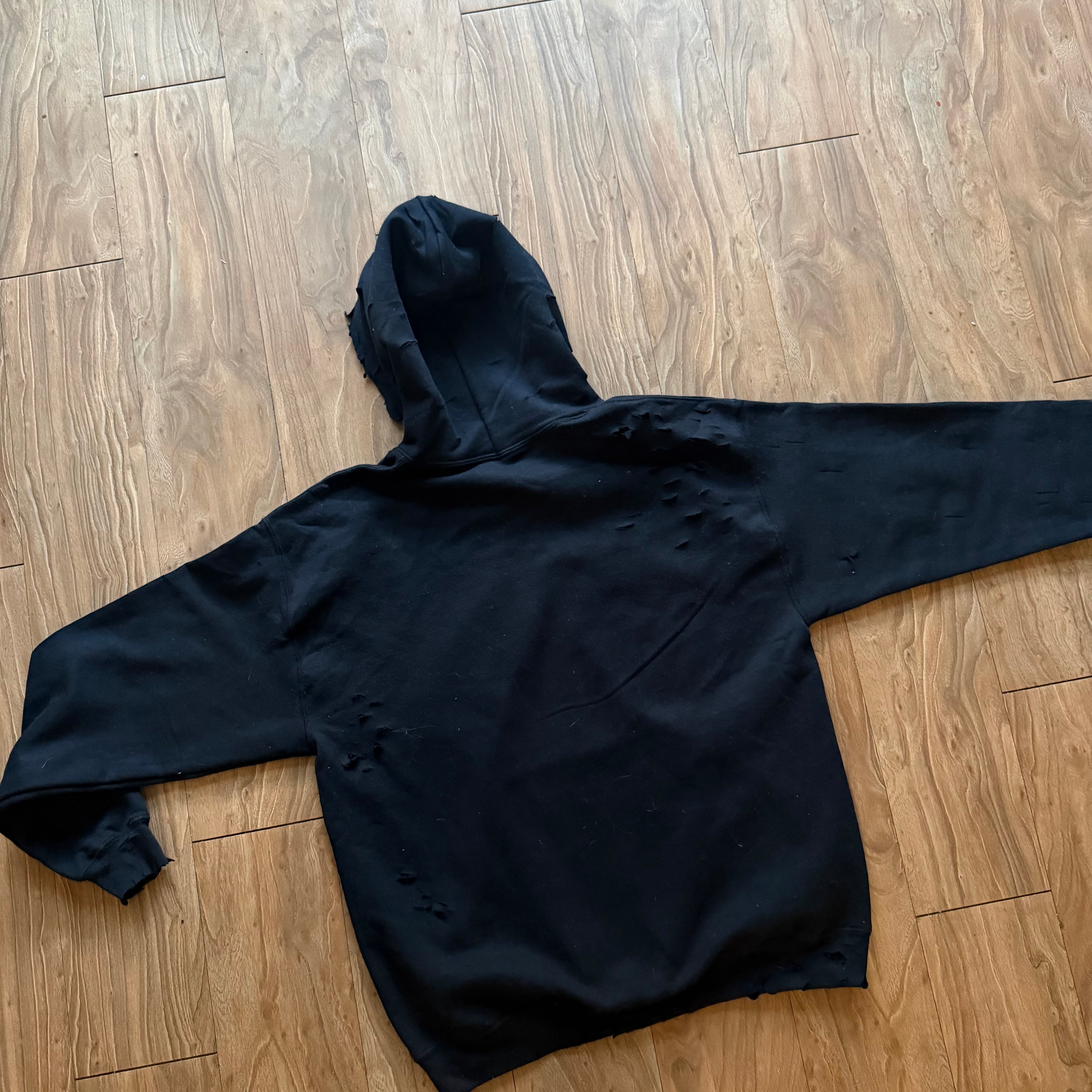 “Slashed” hoodie black